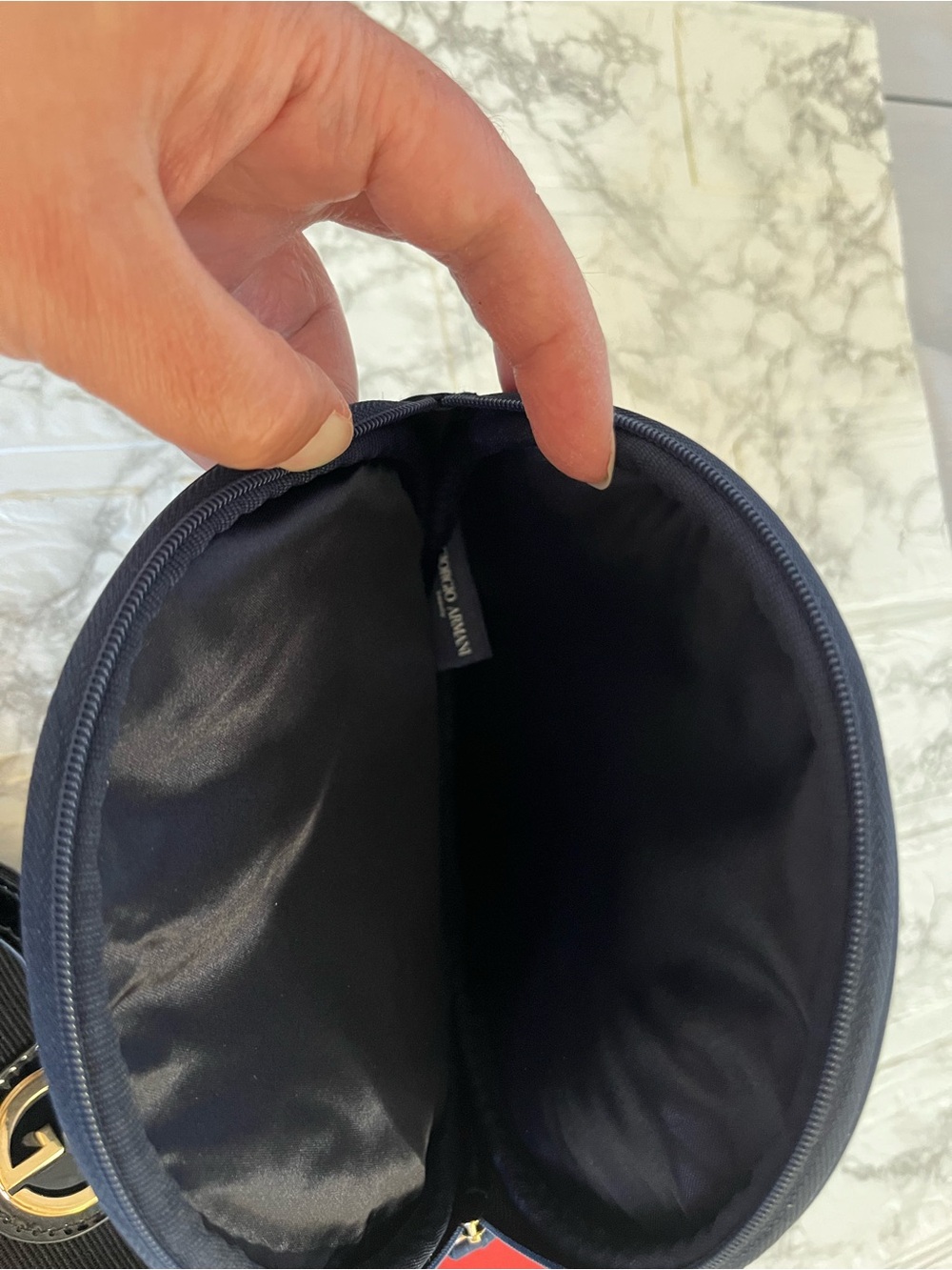 ๐ Giorgio Armani Beauty Navy Blue Round Cosmetic Pouch - Picture 3 of 3